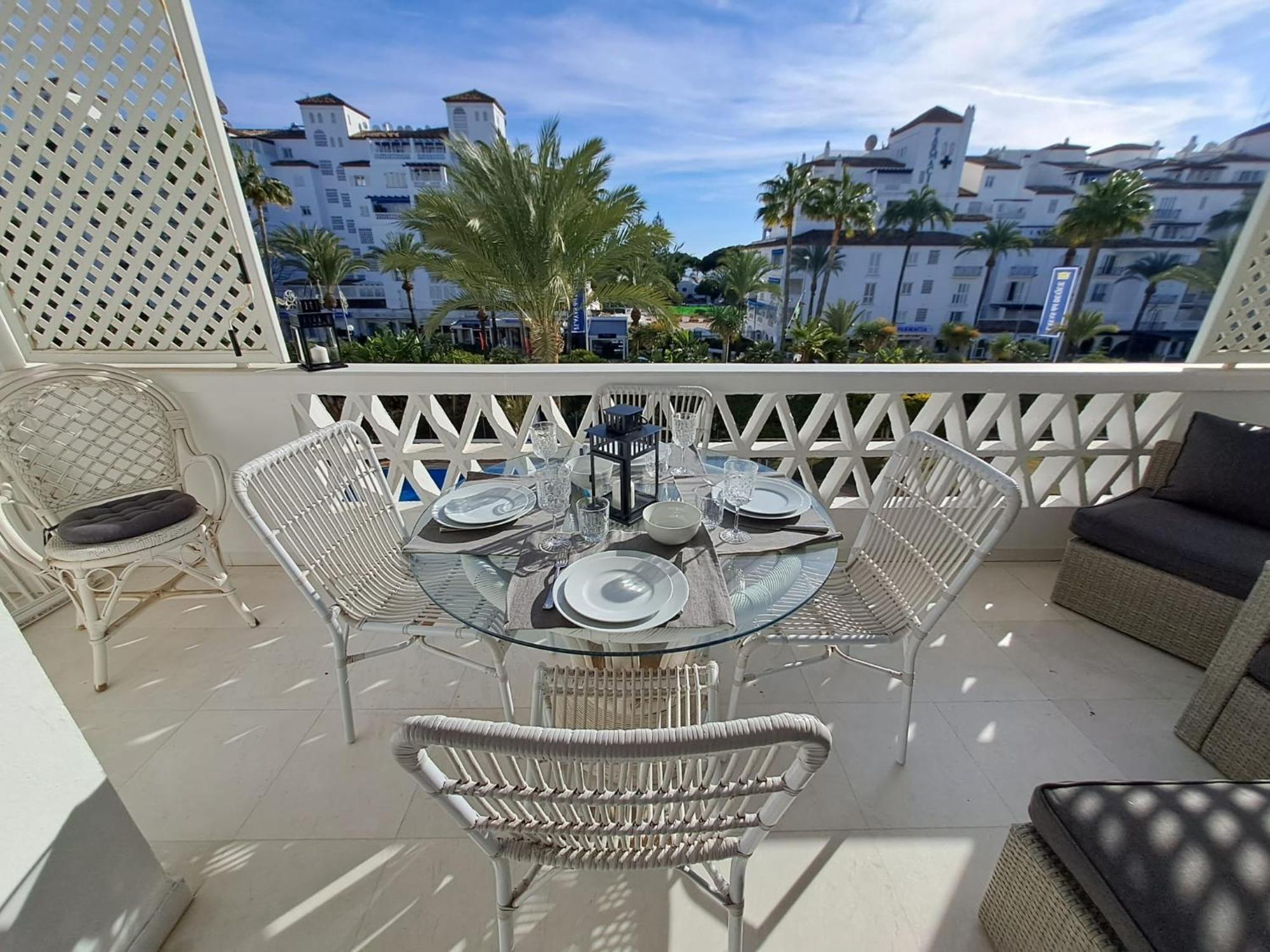 Luminous Apartment In Playas Del Duque , Puerto Banus By Holidays & Home 마르베야 외부 사진