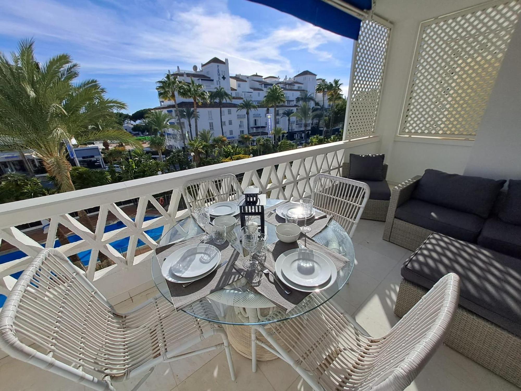 Luminous Apartment In Playas Del Duque , Puerto Banus By Holidays & Home 마르베야 외부 사진